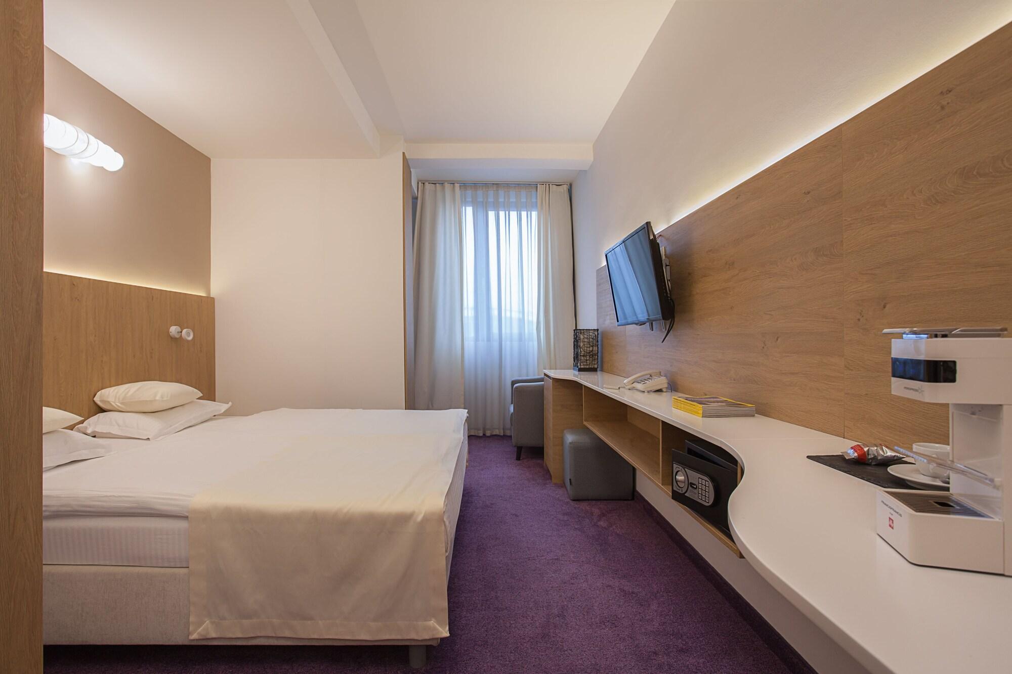 City Park Hotel Szkopje Kültér fotó