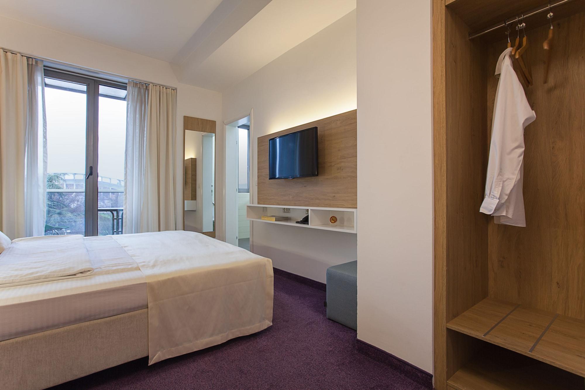 City Park Hotel Szkopje Kültér fotó