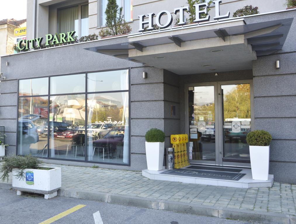 City Park Hotel Szkopje Kültér fotó