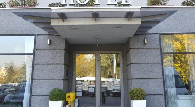 City Park Hotel Szkopje Kültér fotó
